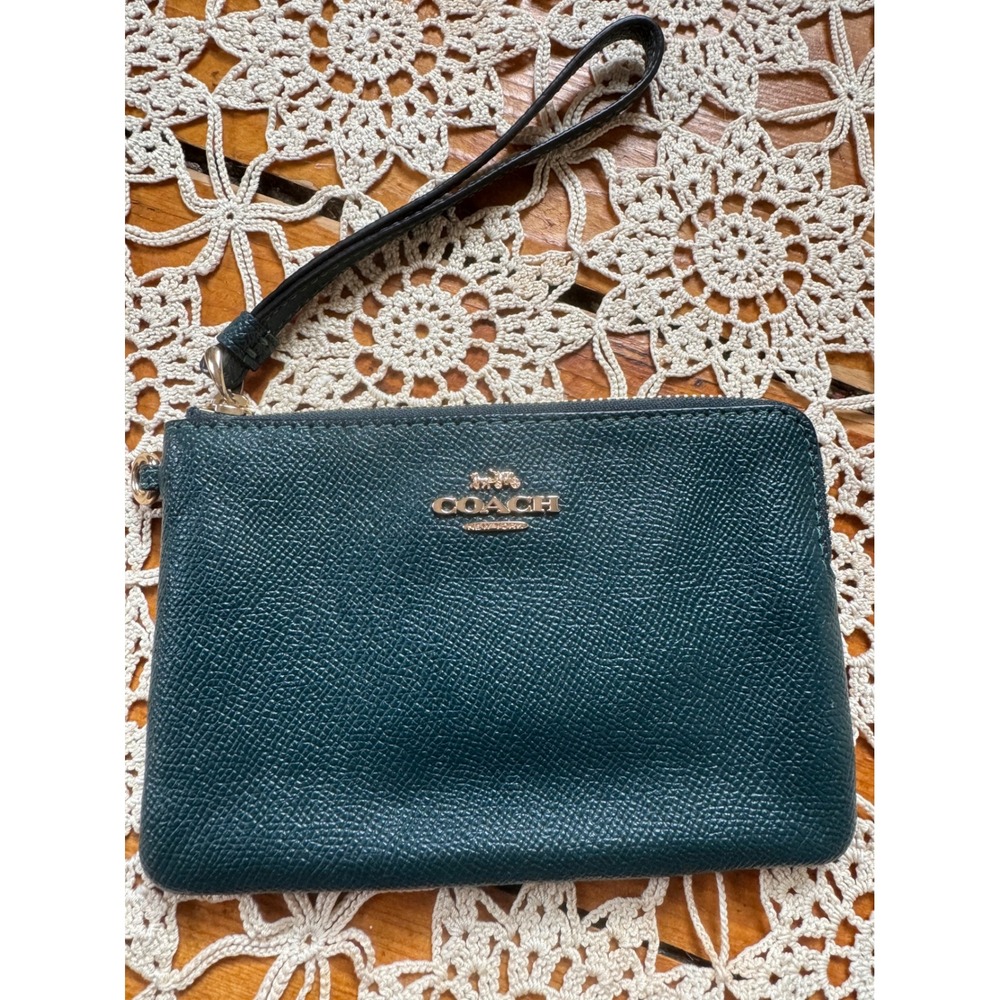 Coach Wristlet Emerald Green Leather Sz 4" x‎ 6"